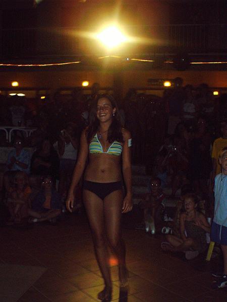 alizée en maillot de bain